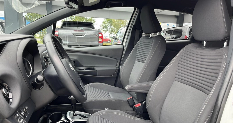 Toyota Yaris cena 67900 przebieg: 89056, rok produkcji 2018 z Ryn małe 254